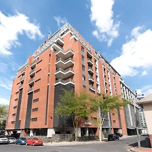 metropolis-909.hotels-capetown.com/